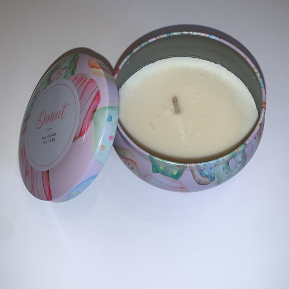 🍩 Donut Soy Candle w Decorative Tin Fresh Picked - Picture 4 of 9